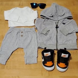 ⭐4/$20 baby bundles ⭐ Carters 3m outfit